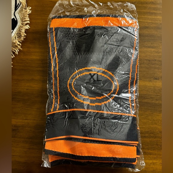 Knee Sleeves 2 Pack XL NWT - Picture 2 of 2